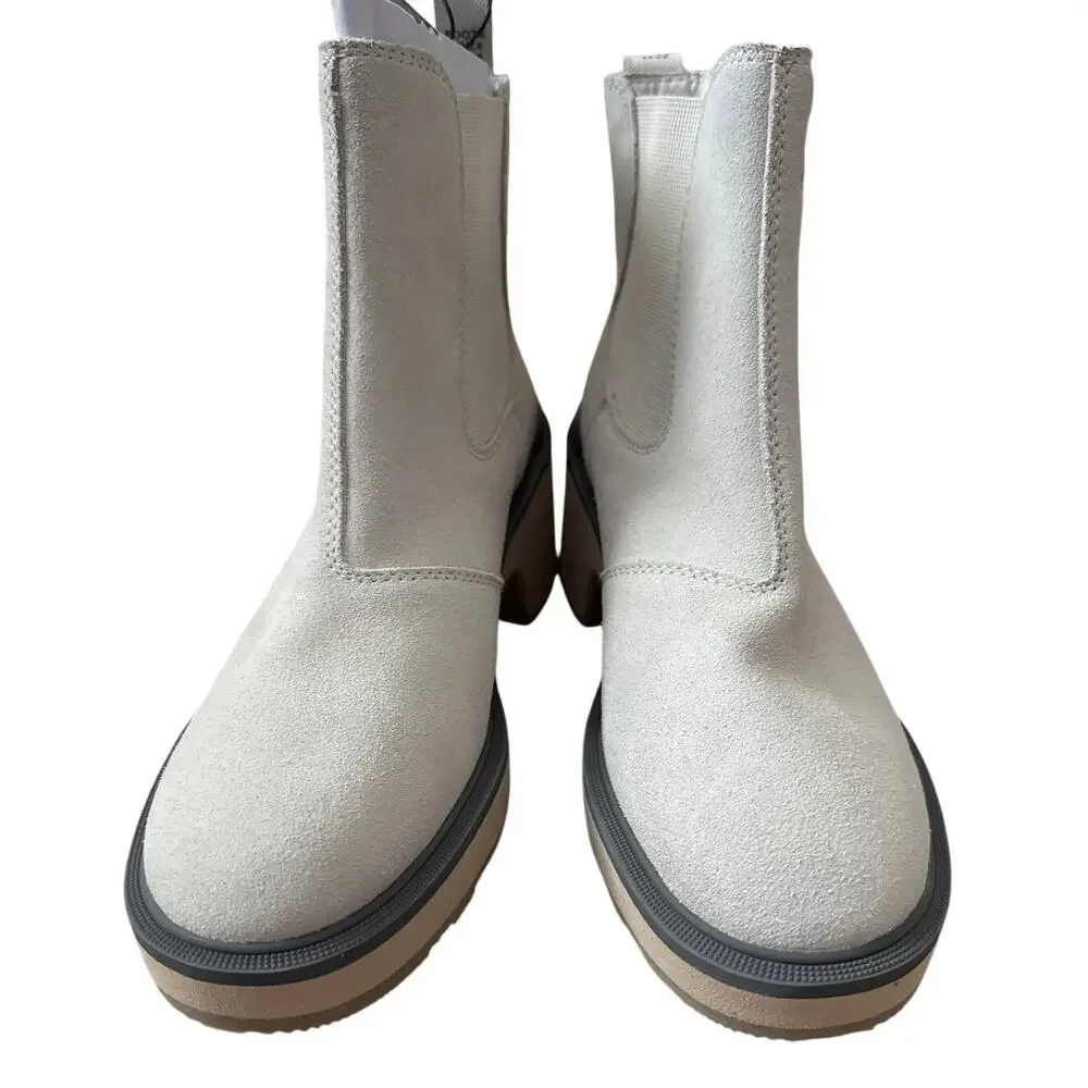 Sorel Hi-line Waterproof Chelsea Boot in Chalk / Ceramic Size 8.5